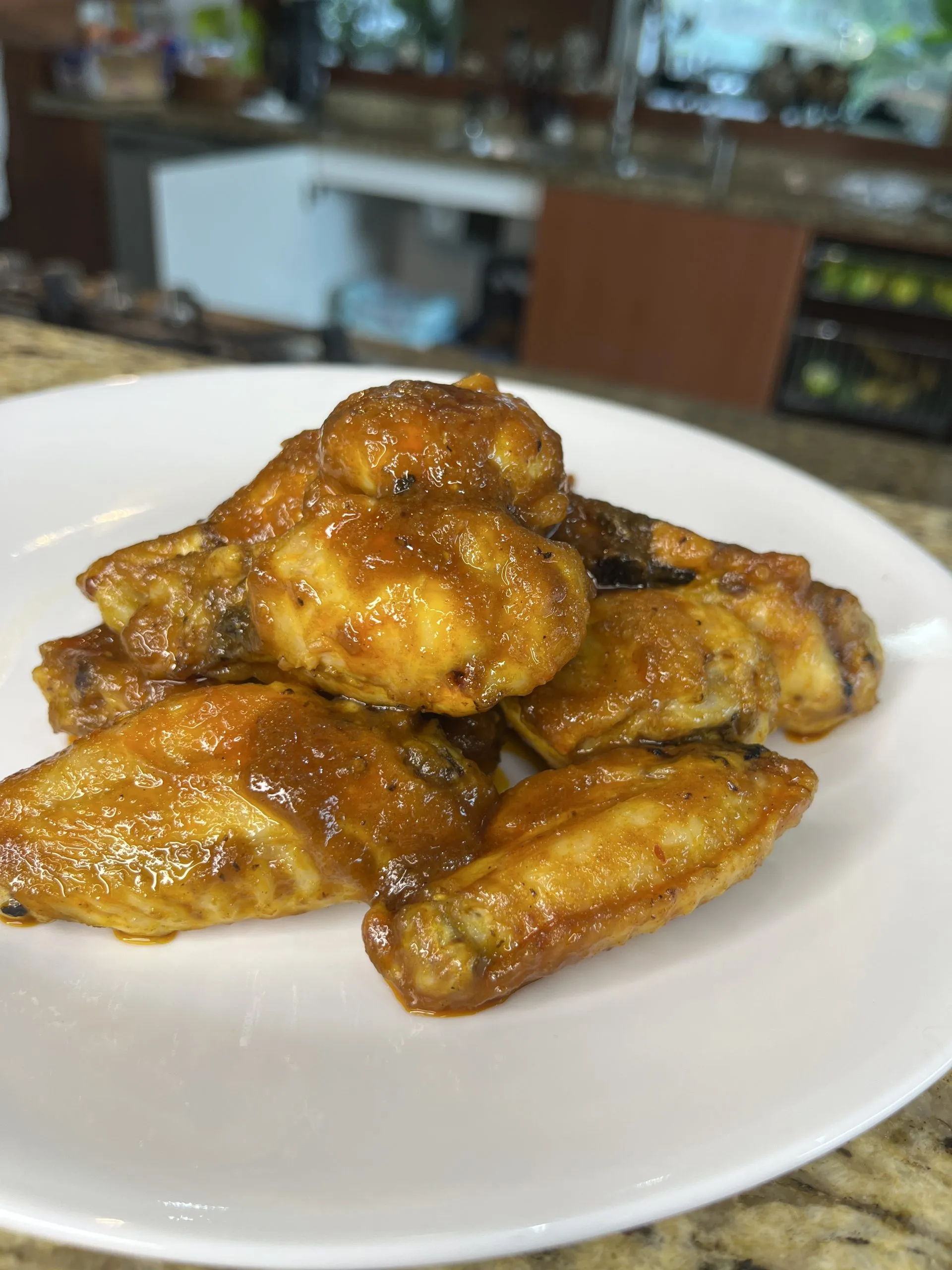 Las Mejores Alitas Búfalo con el toque de Market D'Lago