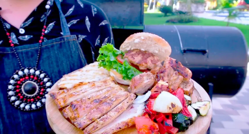 Matambre, Hamburguesa de Paiche y Costilla a la Parrilla
