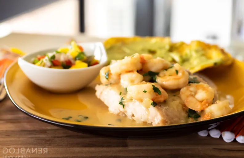 Paiche en Salsa de Camarones