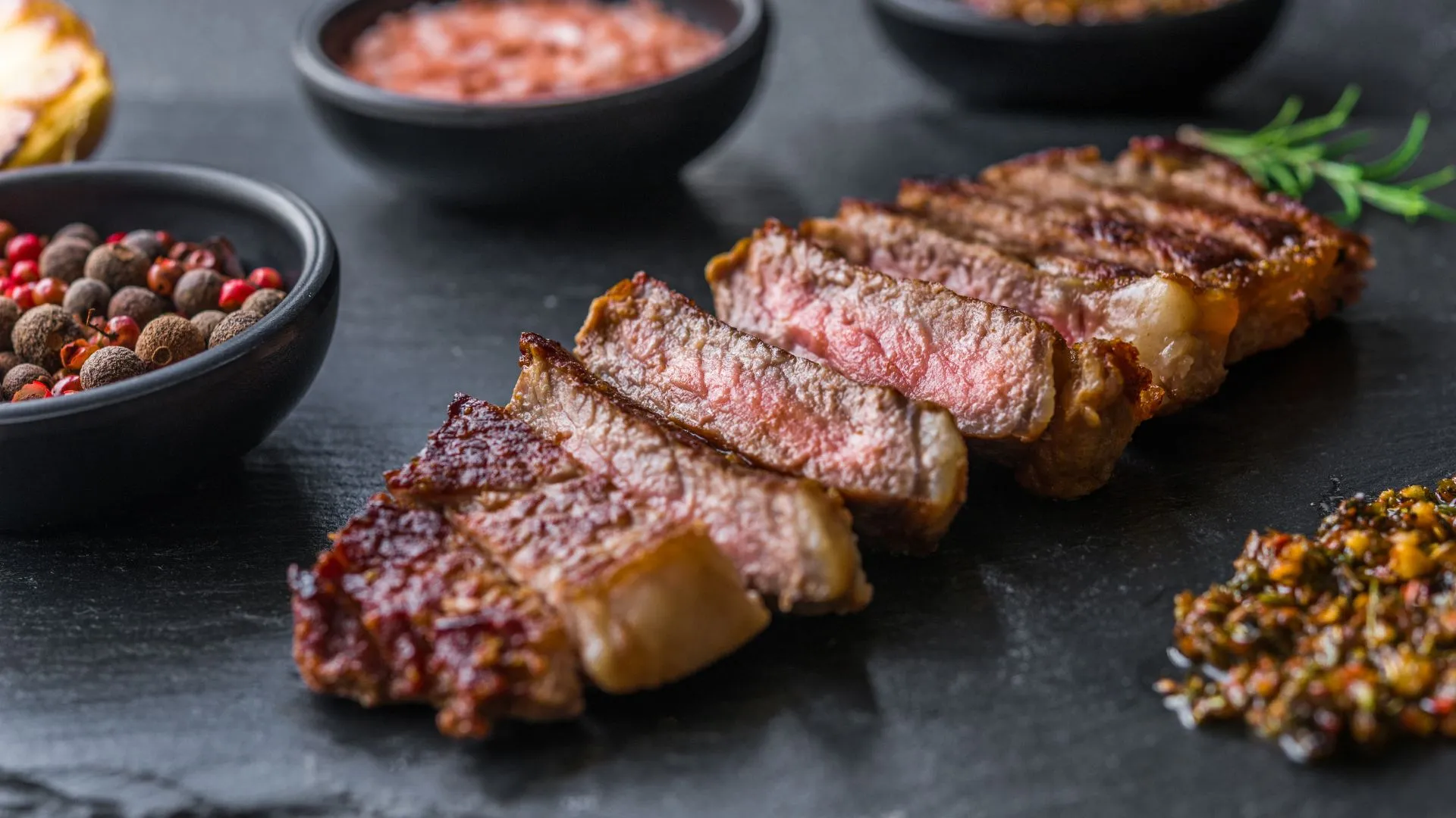 Tira de Asado de Cerdo con salsa de barbacoa casera